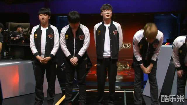 交叉点上 交叉点上