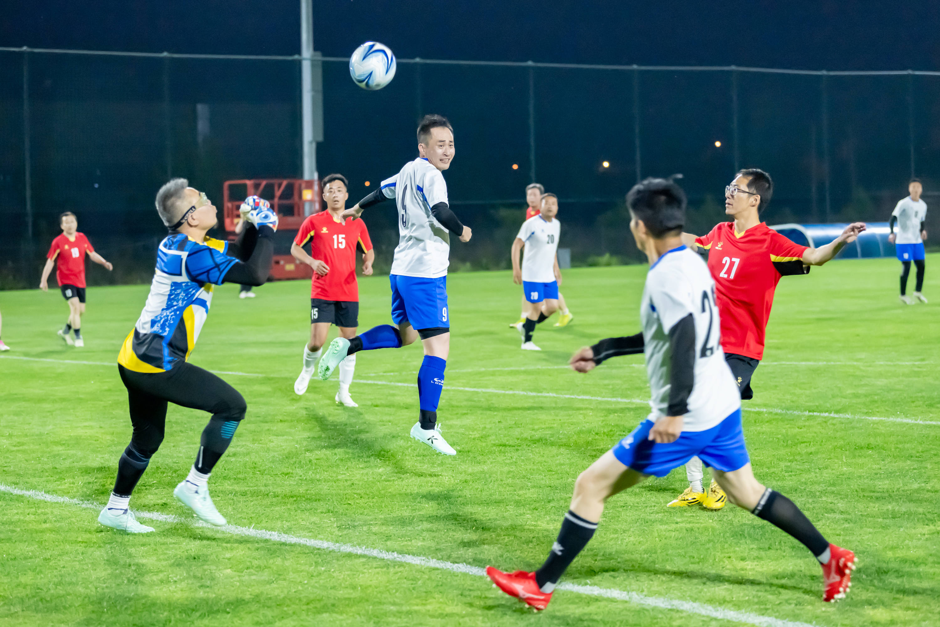 低平球命中 低平球命中