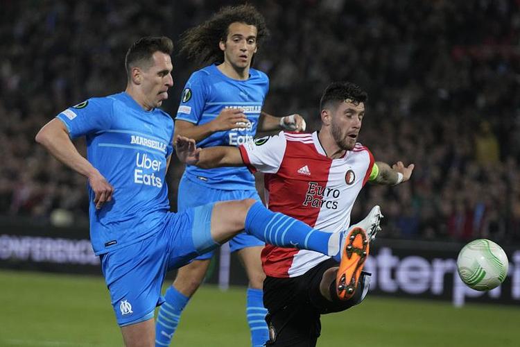 防守反击里 防守反击里